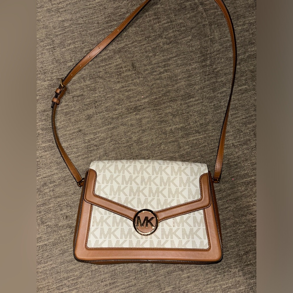 Like New Michael Kors Crossbody!